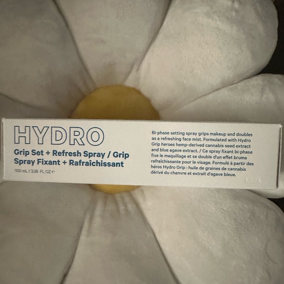 Milk Makeup Hydro Grip Set + Refresh Spray- NIB, full size - Picture 8 of 8